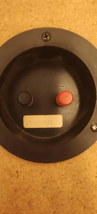 2 Altavoces Sony y 2 Aiwa Negros. No se hacen envi