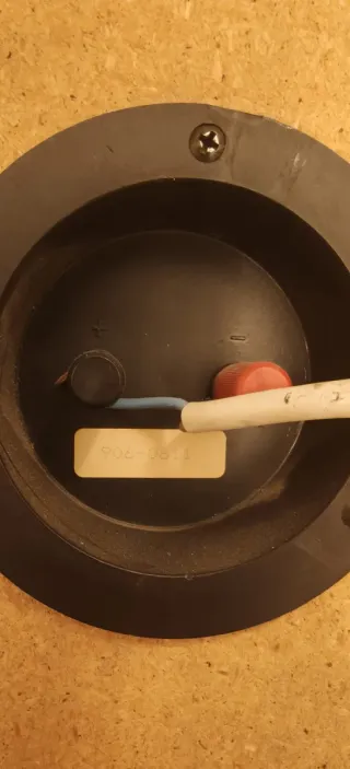 2 Altavoces Sony y 2 Aiwa Negros. No se hacen envi