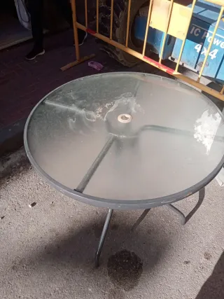 Mesa redonda cristal y metal