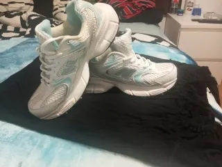 Zapatillas New Balance Blancas y Azules