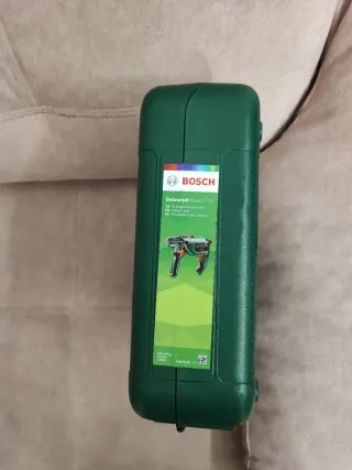 Taladro Bosch UniversalImpact 700W precintado