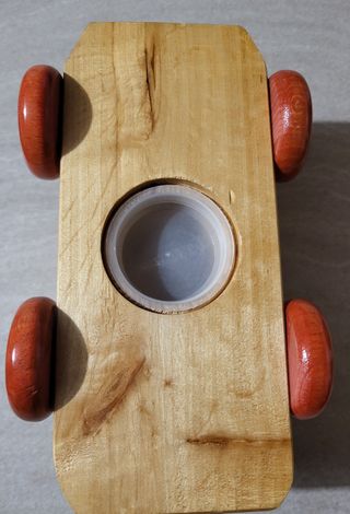 Salvadanaio in legno auto