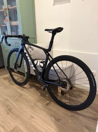 Trek Madone SL 6 Gen 8 (con Ultegra y ruedas Pro)