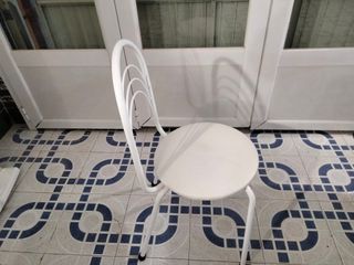 Silla de cocina blanca de metal