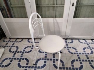 Silla de cocina blanca de metal
