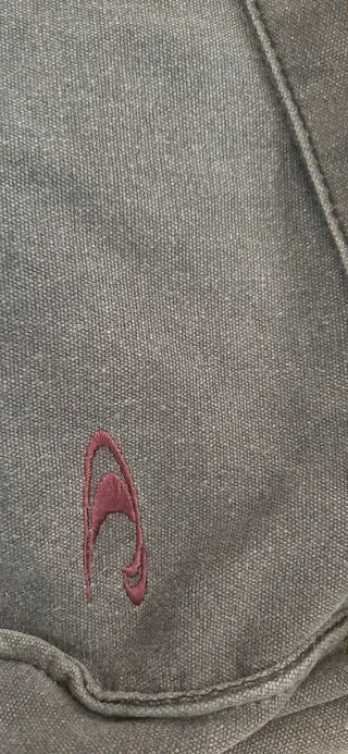 Bolso bandolera gris oscuro