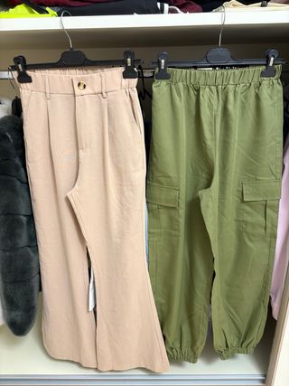 Pantaloni beige e verdi