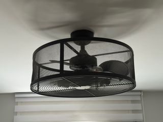 Ventilador de techo metálico negro