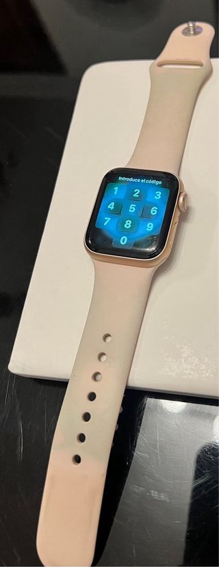 Apple Watch Rose Gold con correa rosa