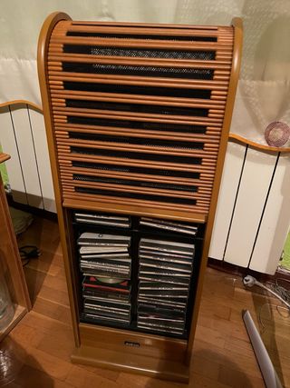 Mueble para CDs de madera