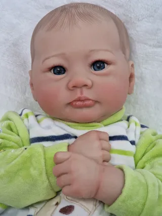 Muñeca bebé reborn con certificado