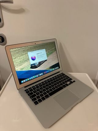 MacBook Air 13” 2015 8GB RAM 256GB SSD