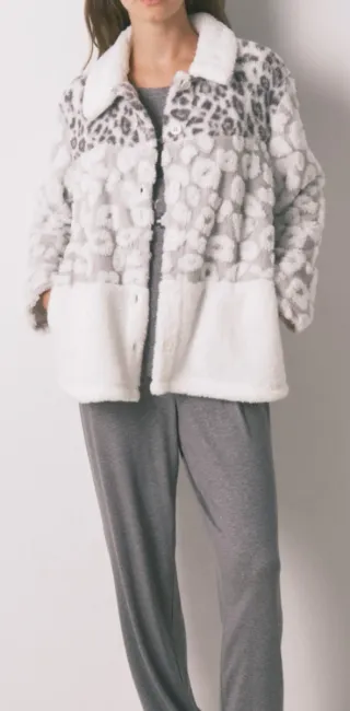 Bata corta borreguito animal print