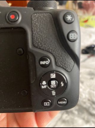 Canon PowerShot SX70 HS + funda + 3 baterías