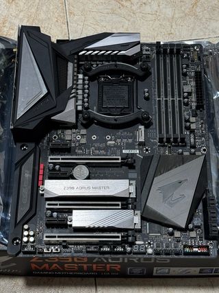 Placa Base Gigabyte Z390 Aorus Master LGA 1151