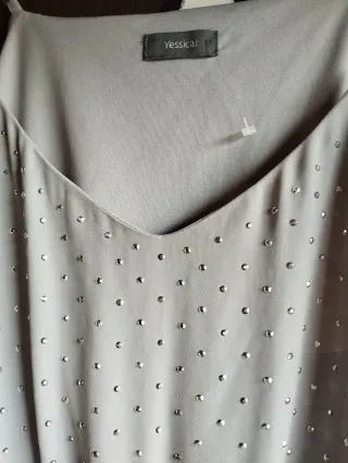 Mono corto gris con pedrería