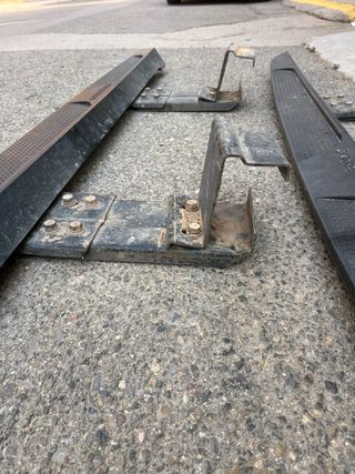 Estriberas Kia Sorento 1