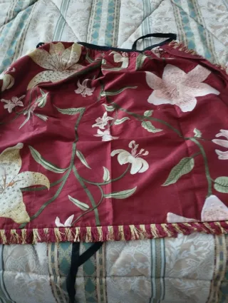 Delantal Valenciana bordado