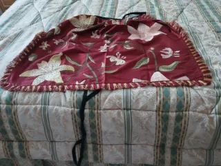 Delantal Valenciana bordado