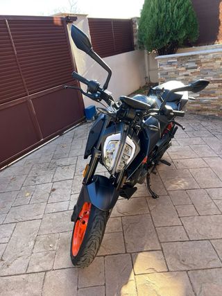 KTM Duke 125 Nov-23 + Escape Dominator. 5.500km