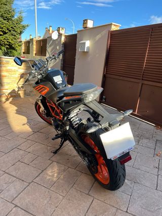 KTM Duke 125 Nov-23 + Escape Dominator. 5.500km