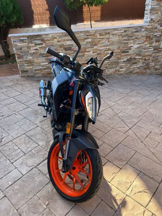 KTM Duke 125 Nov-23 + Escape Dominator. 5.500km