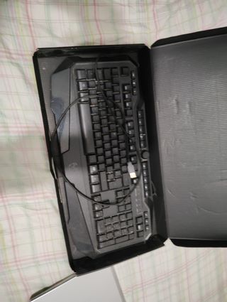 Portátil teclao gaimer y lo otro