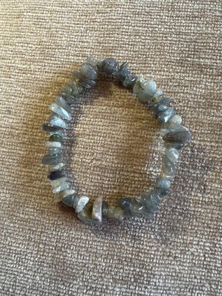 Pulsera de chips de labradorita