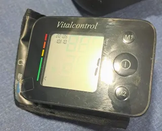 Tensiometro de Muñeca Vitalcontrol SBC 30