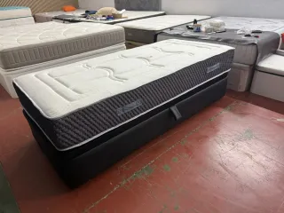 105x200 CANAPE RETAPIZADO POLIPIEL y COLCHÓN