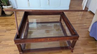 Mesa de centro de madera y cristal