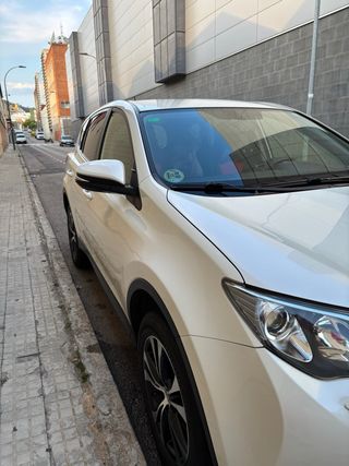 Toyota RAV4 2015