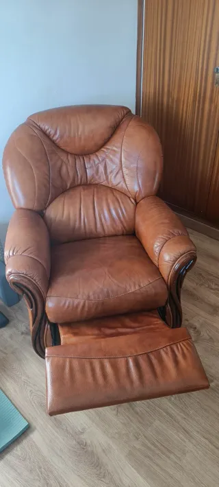 Poltrona reclinabile in pelle marrone