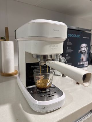 Cafetera Cecotec Cafelizzia 790 White