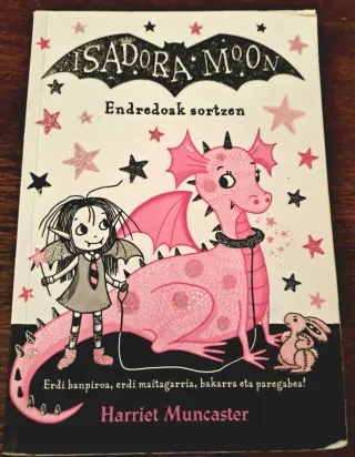 Isadora Moon. Eskolara doa.  Endredoak sortzen
