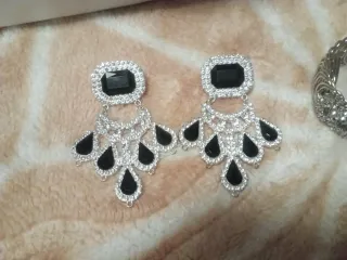 Sandalias de tacón con pedrería