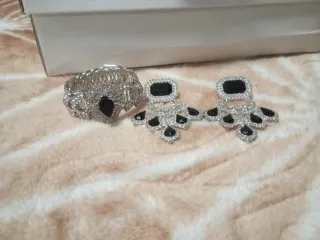 Sandalias de tacón con pedrería