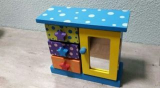 Joyero infantil con puerta y cajones