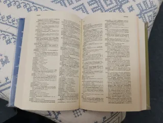 ADOREZ 9 - HIZTEGIA ESKOLA 3000