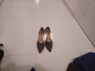 Zapatos de tacón gris