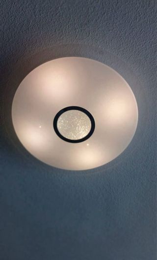 Lámpara LED moderna