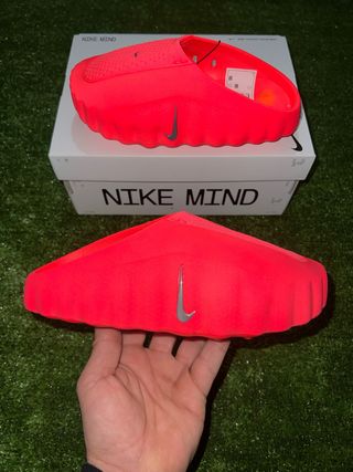 Nike Mind 001 Solar Red 39