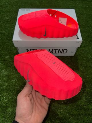 Nike Mind 001 Solar Red 39
