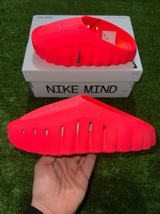 Nike Mind 001 Solar Red 39