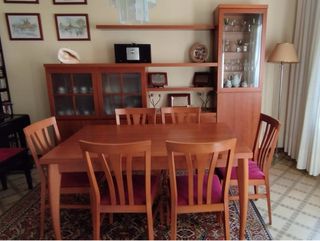 Buffet con vetrina in legno e vetro