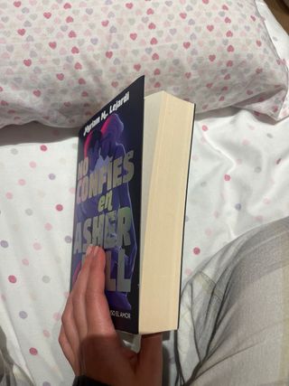 No confíes en Asher Hall