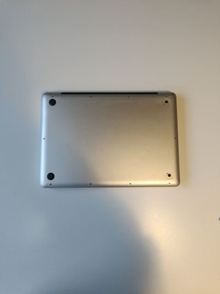 MacBook Pro 2009 + cargador + adaptador VGA