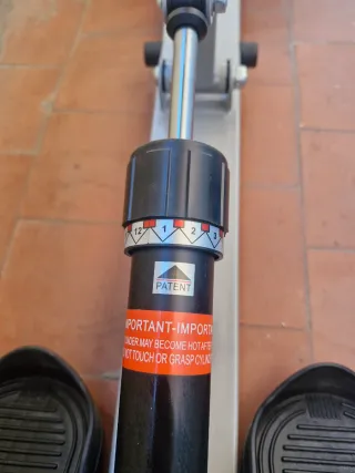 Máquina de remo plegable