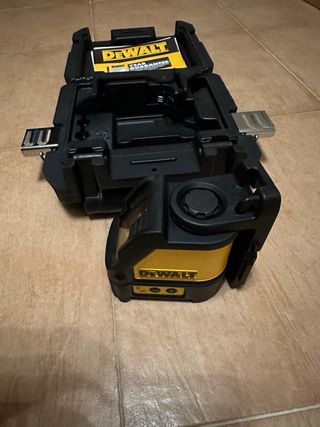 Nivel Láser Dewalt Cruz Roja Nuevo, maletín pinza