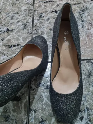 Zapatos de tacón brillantes negros/plateados talla